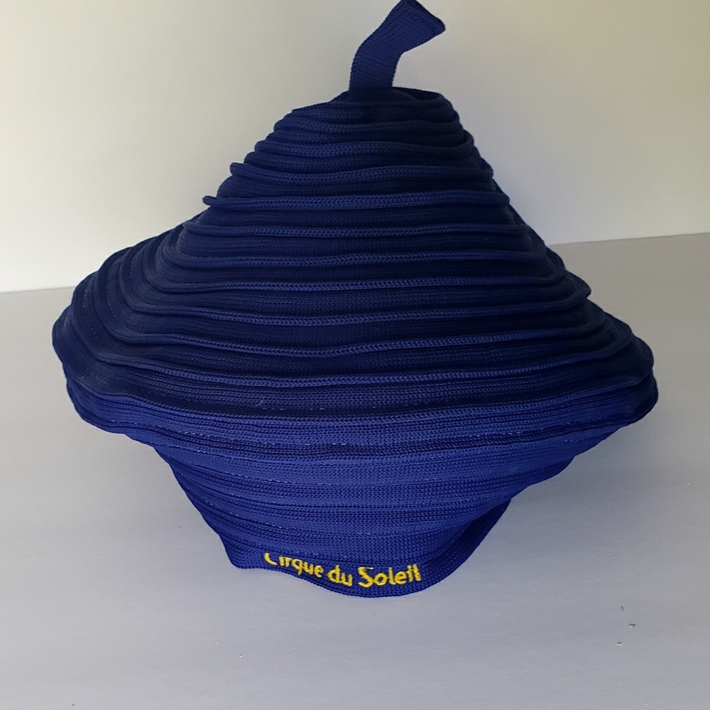 Fun Cirque du Soleil Bonnet Hat in Blue NWOT